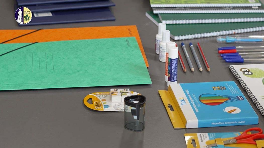 Δήμος Παιανίας: Διανομή σχολικών ειδών σε ευάλωτα νοικοκυριά