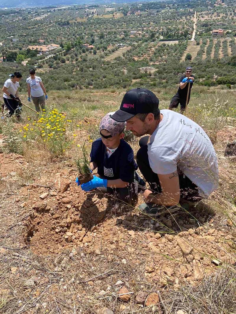 Δήμος Παιανίας: Ξεκίνησε το πρόγραμμα περιβαλλοντικής ευαισθητοποίησης των μαθητών - Σε εξέλιξη οι δενδροφυτεύσεις