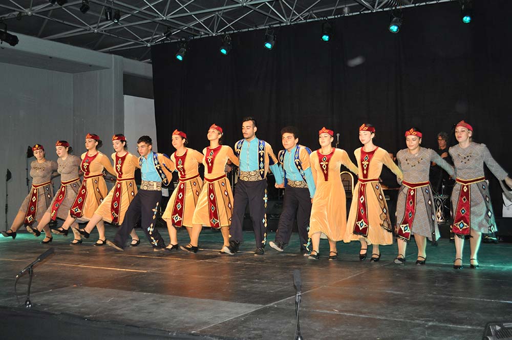 Δήμος Παιανίας: Μεγαλειώδης παράσταση του Λυκείου Ελληνίδων για τη Μικρά Ασία