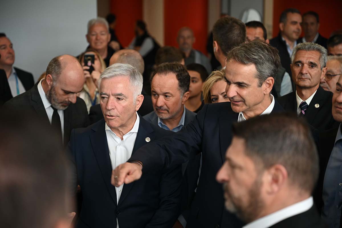 Στην Παιανία ο πρωθυπουργός - Την ανάγκη επενδύσεων στις προσβάσεις έθεσε ο Δήμαρχος Ισίδωρος Μάδης