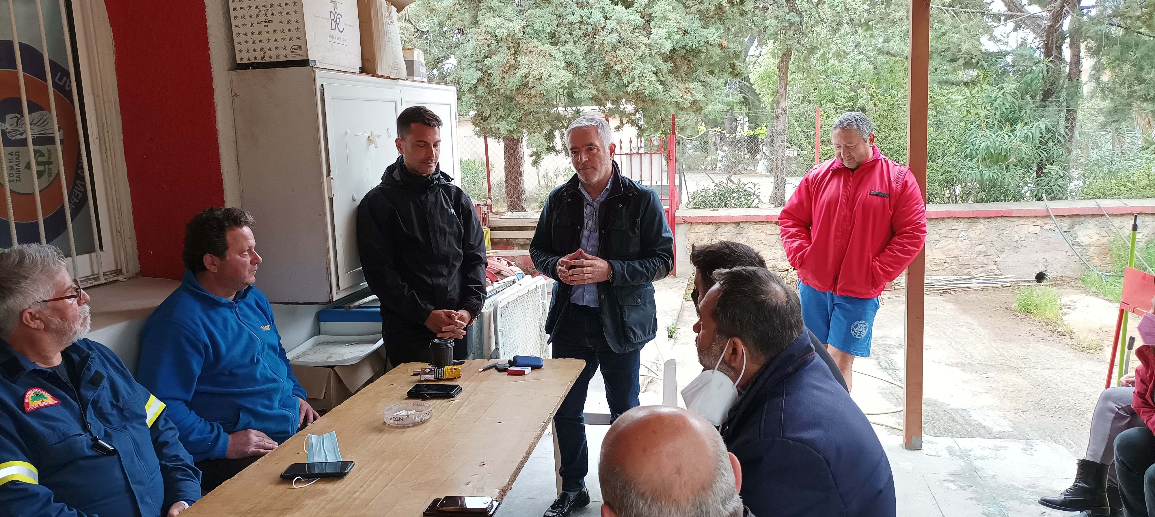 Συνάντηση του Δημάρχου Παιανίας Ισίδωρου Μάδη με τους εθελοντές της Πολιτικής Προστασίας